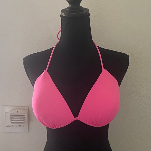 Ocean Pacific OP Triangle Padded Top size 15/16 Thin Strap Halter and Back Tie Closure