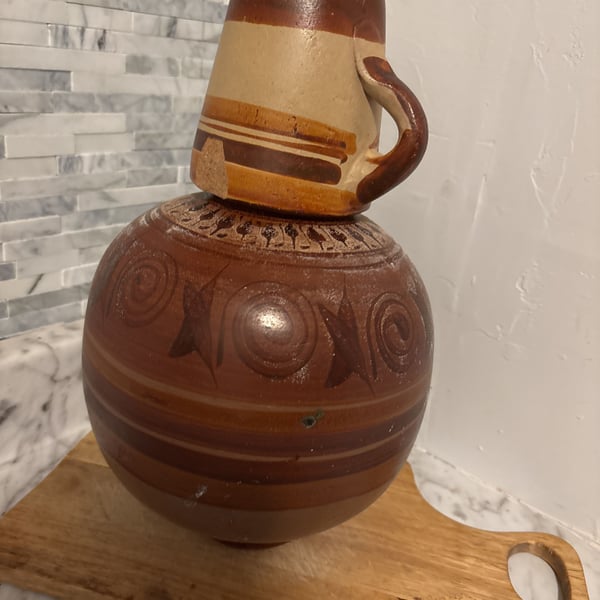 VINTAGE MEXICAN FOLK ART CLAY POTTERY WATER JUG VASE WITH CUP