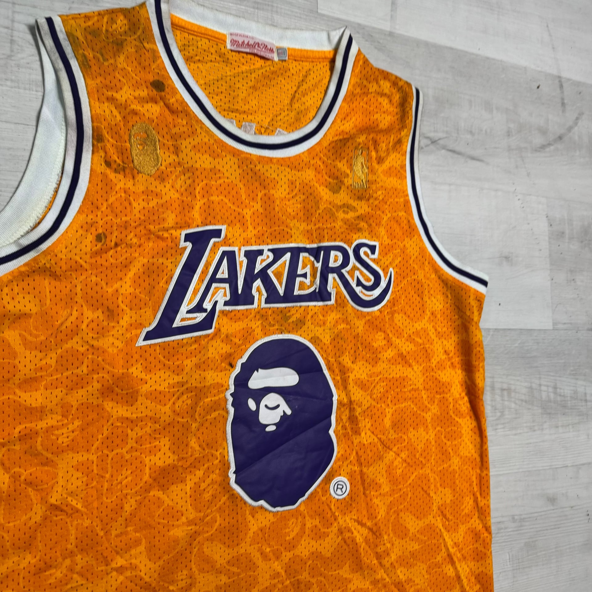 Rare 1996–97 Bape x Mitchell & Ness Lakers Jersey - LeBron #23
2