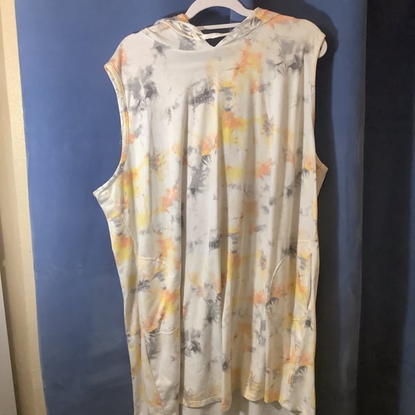 Tie-Dye Sleeveless Hooded Top