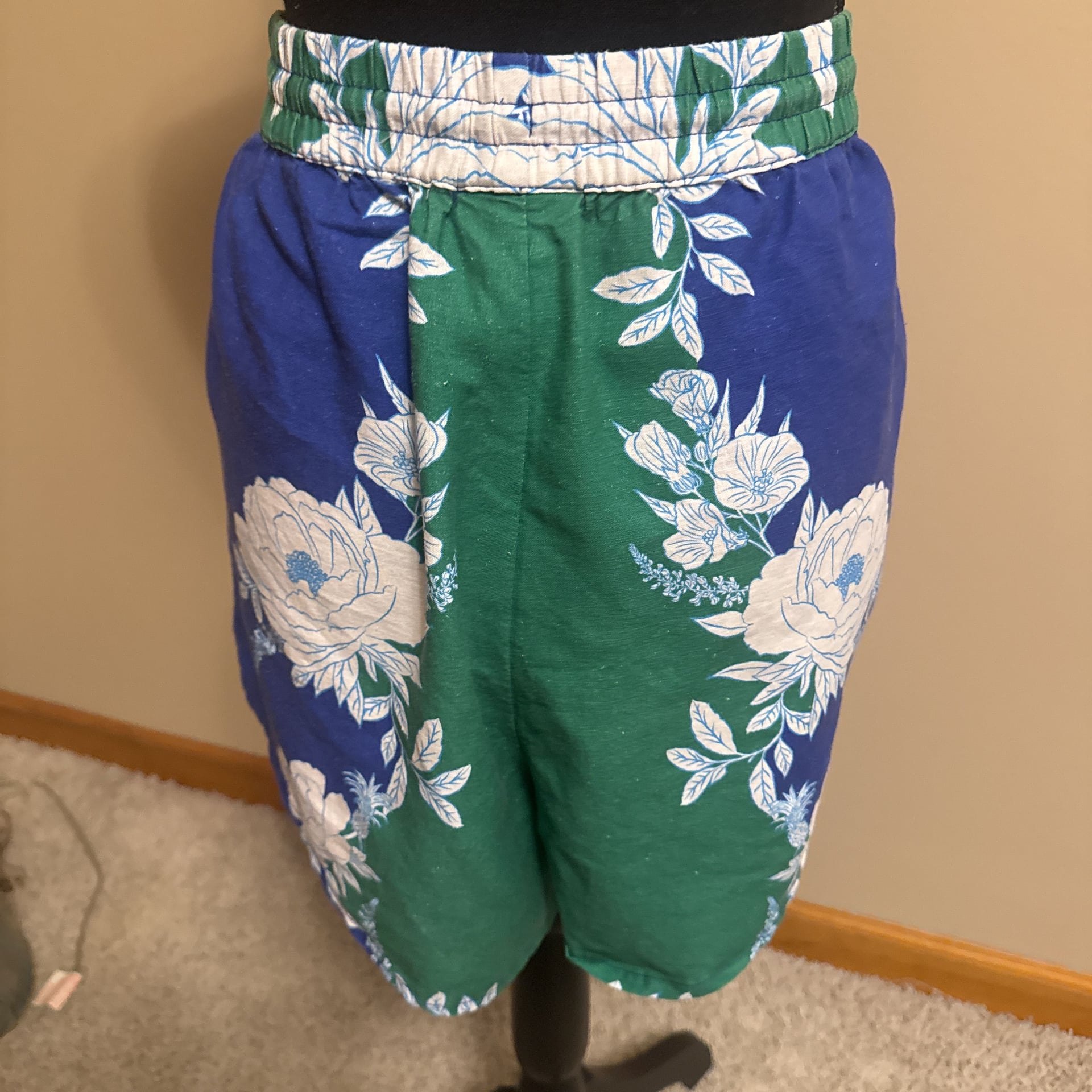 Green Floral Linen Shorts for Women for sale 3