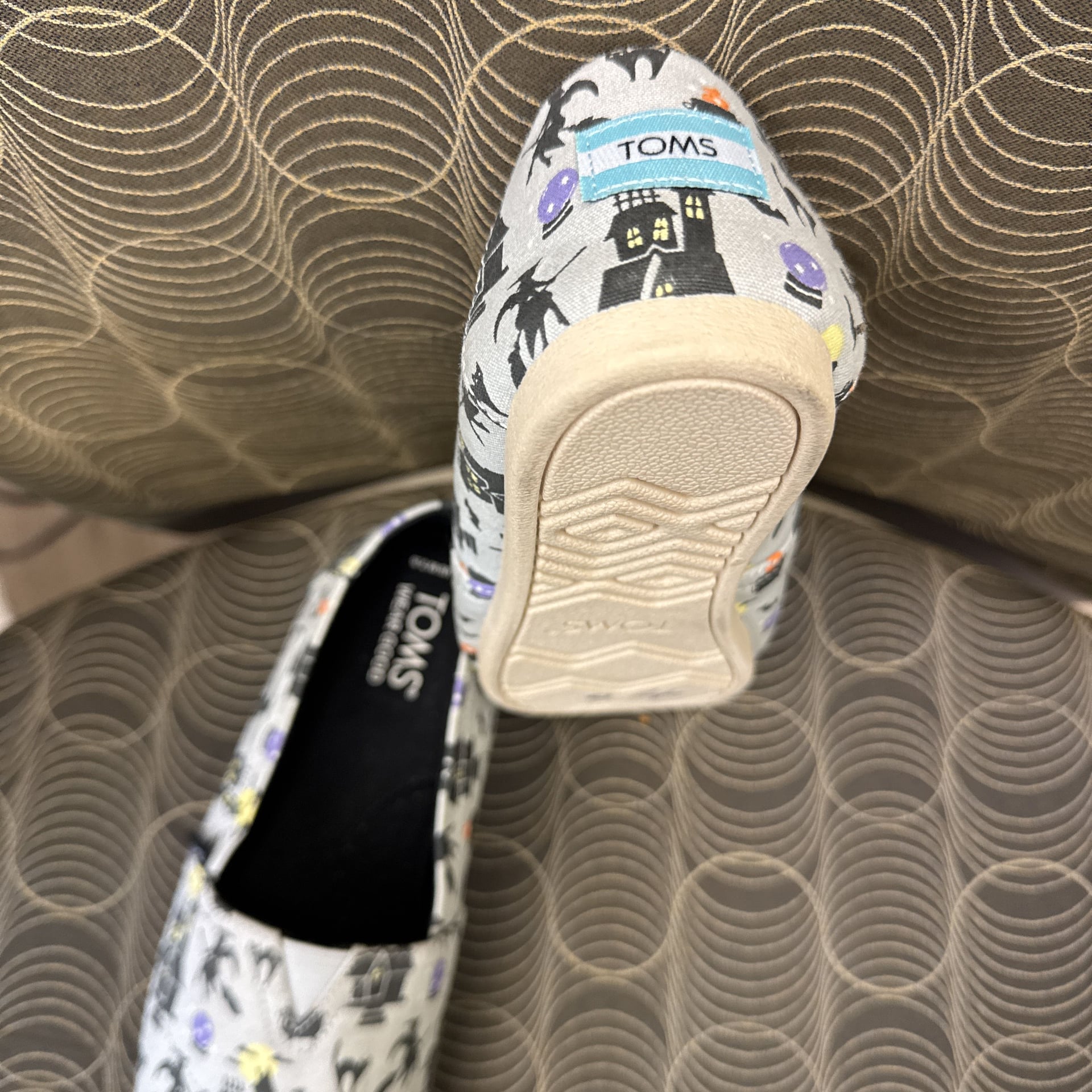 NWT Halloween Tom's Witch Haunted House Slip On Shoe Size 8.5 3