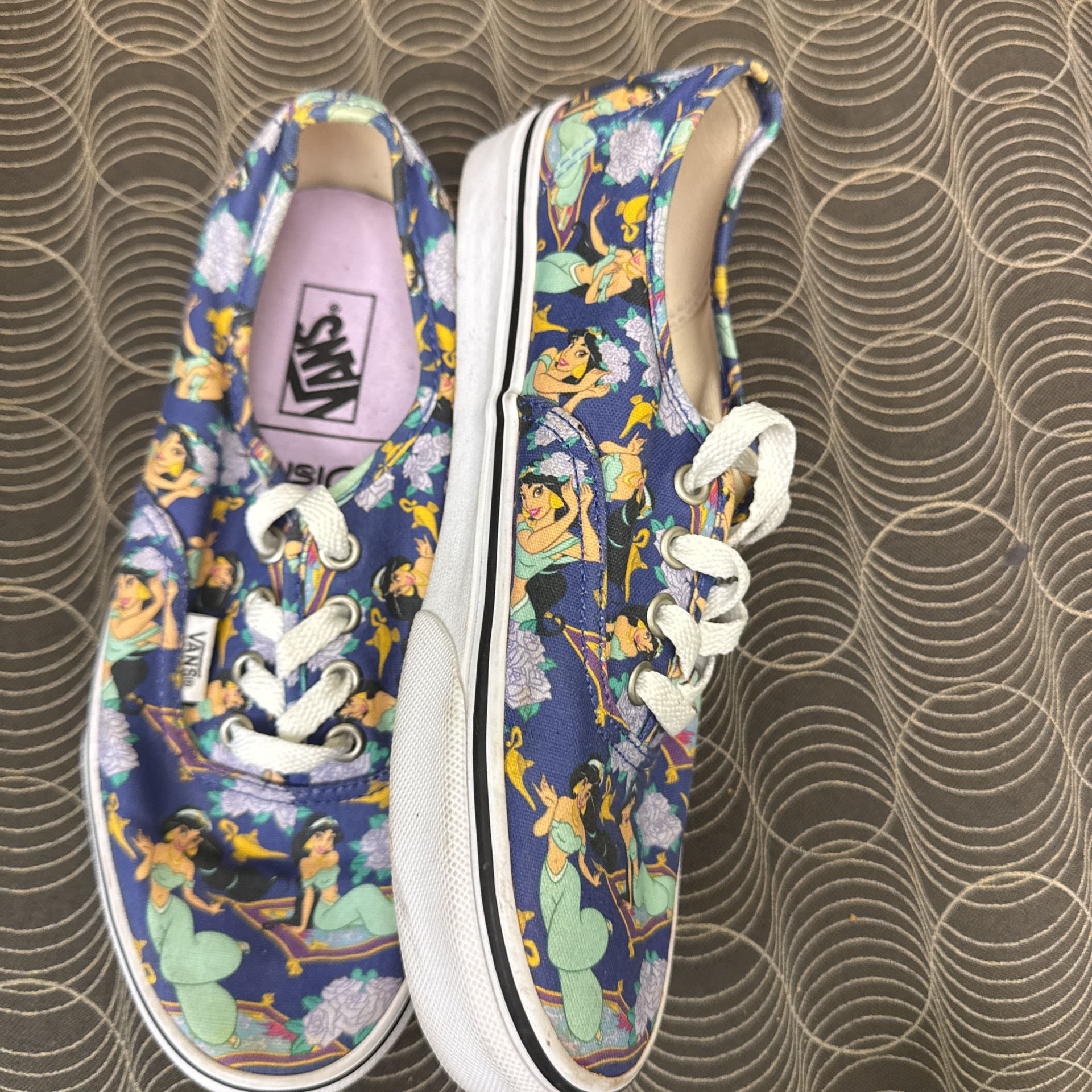 RARE Vans x Disney Princess Jasmine Authentic Sneakers Limited Edition 9.5 Women 2