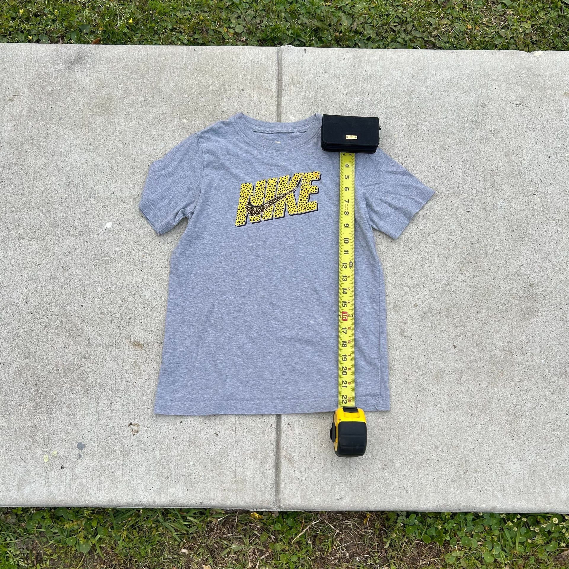 Nike Youth Gray Graphic T-Shirt 1
