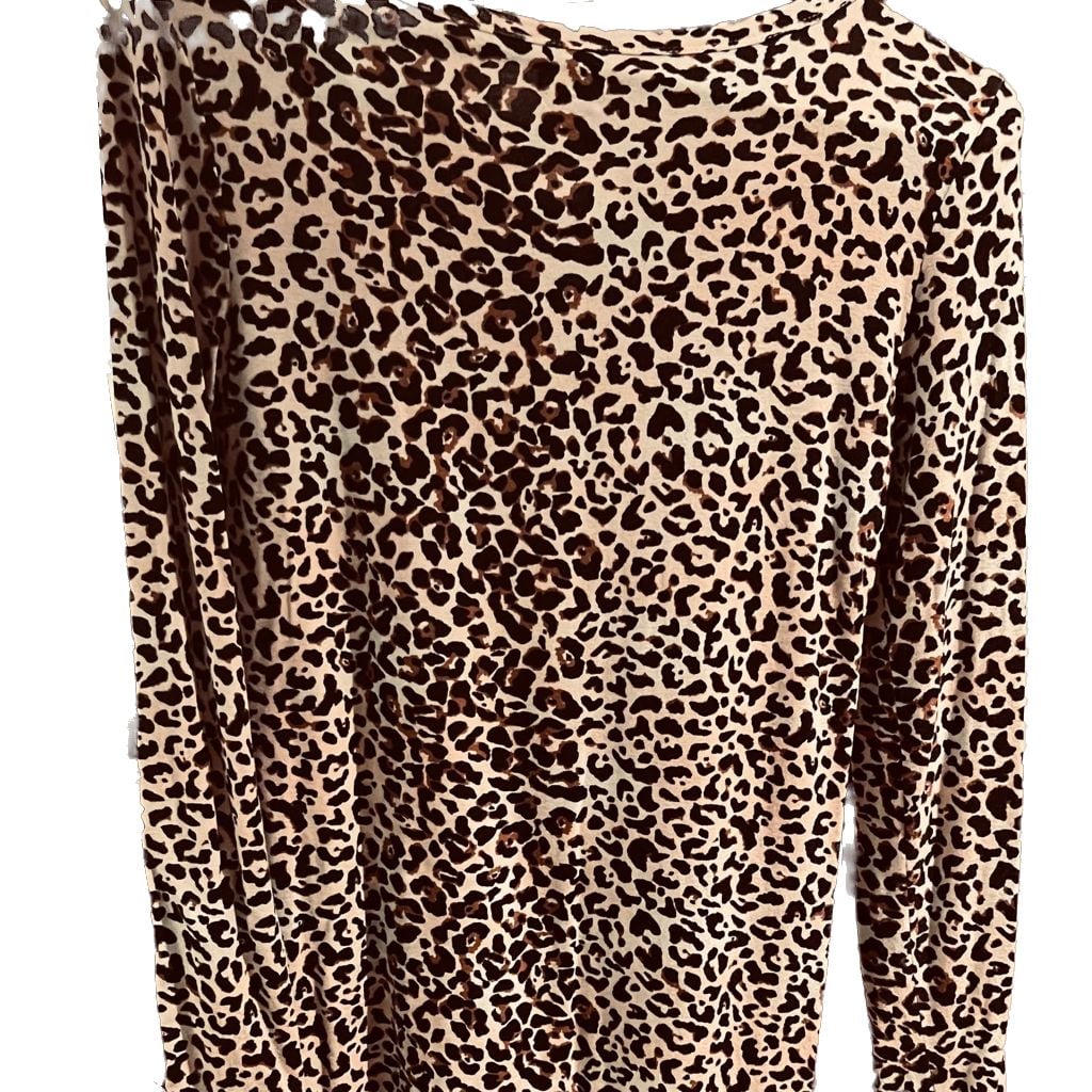 Maurices Women's Leopard Long Sleeve Top..Size M Super Soft! EUC 1