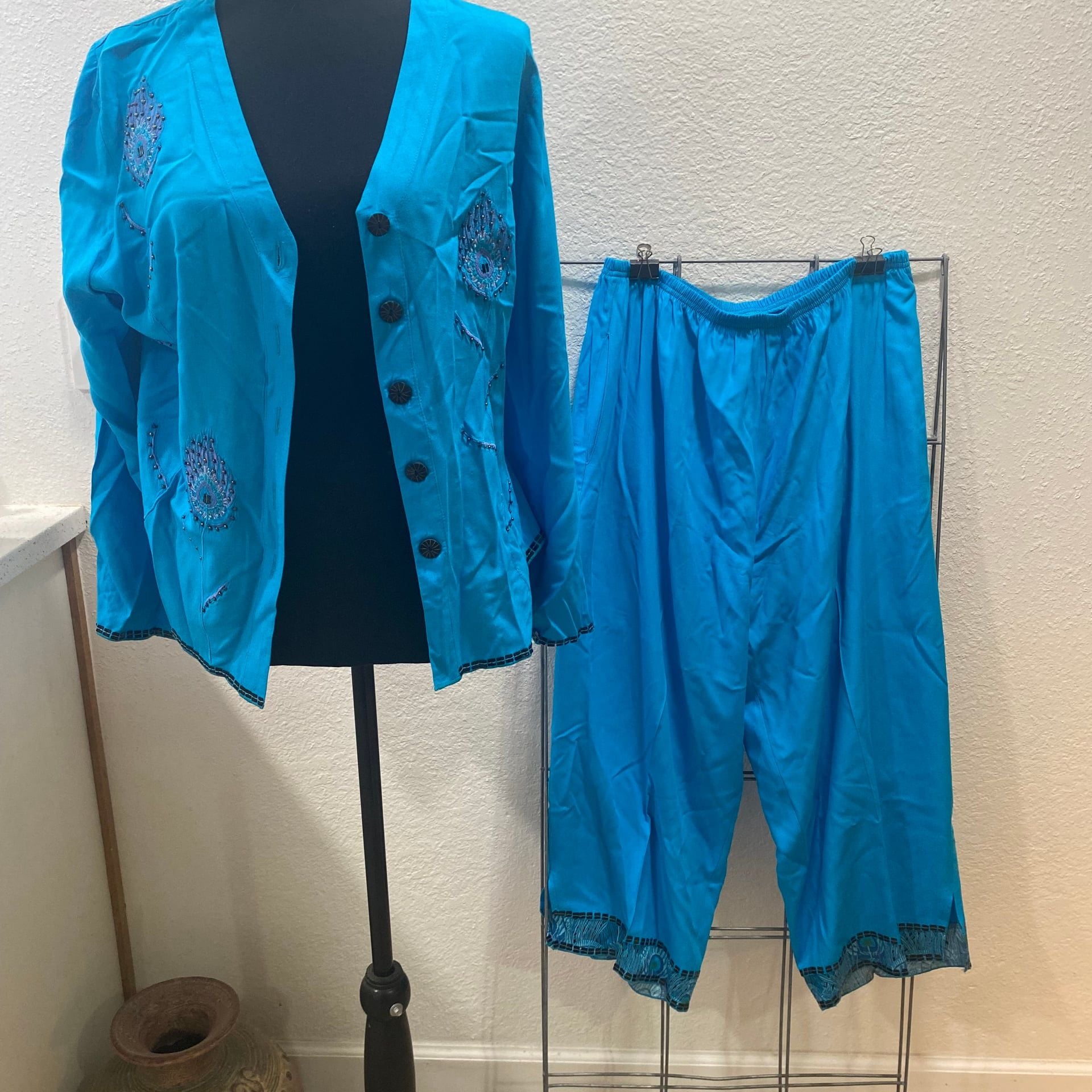 Women's Blue Embroidered Two-Piece Set from Key Lime brand. Brunch or vacation wear. Top Sz XL Pants Size L. 1