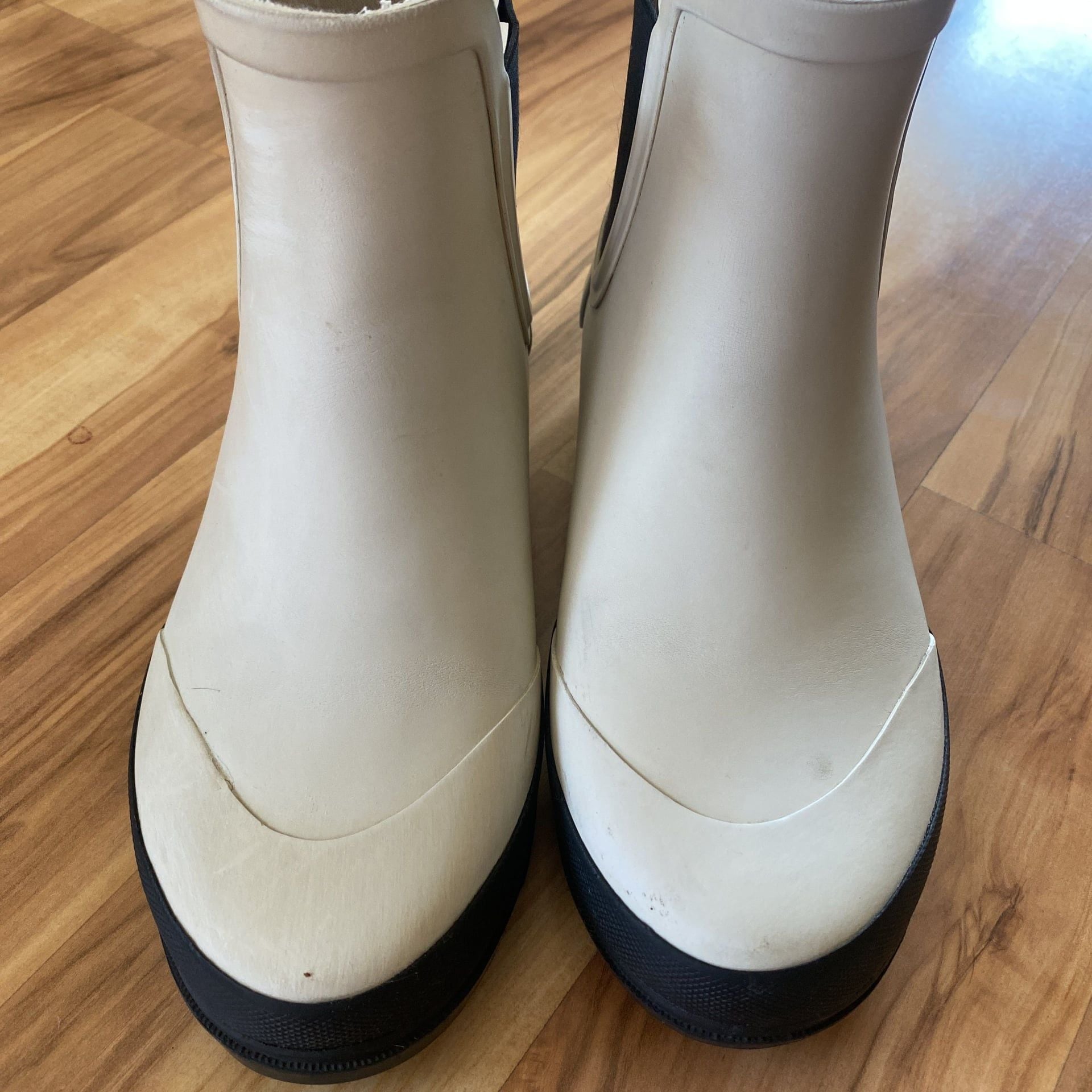 J Crew Women’s Short Lug-sole rain boots (size 9) 4