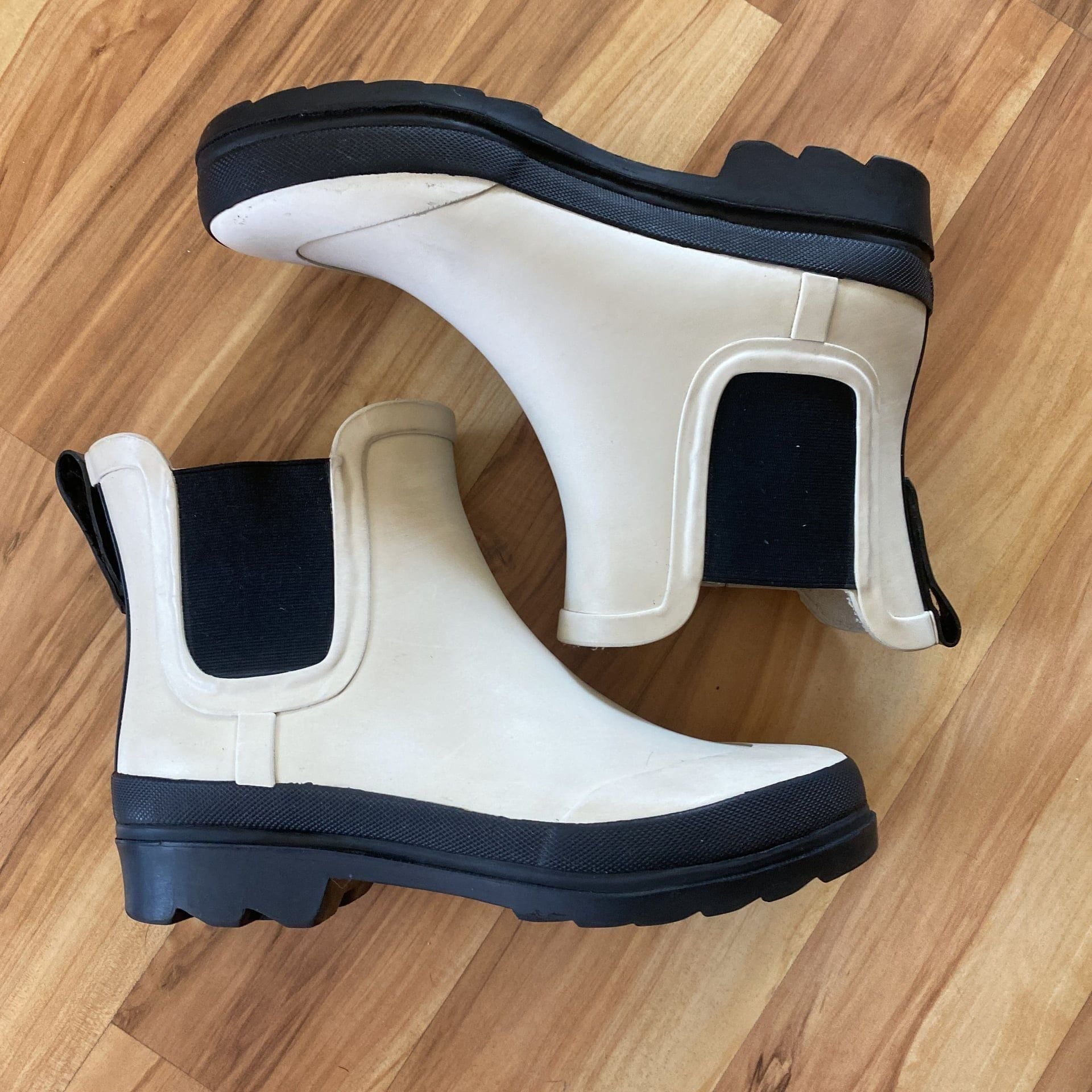 J Crew Women’s Short Lug-sole rain boots (size 9) 2