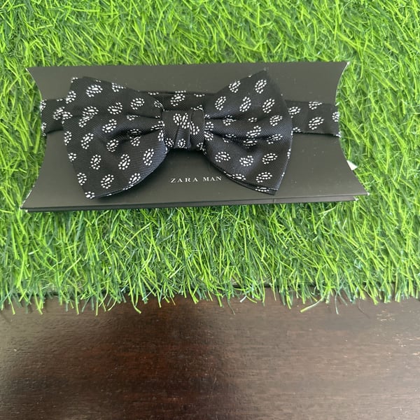 ZARA MAN Black men’s bow tie 
