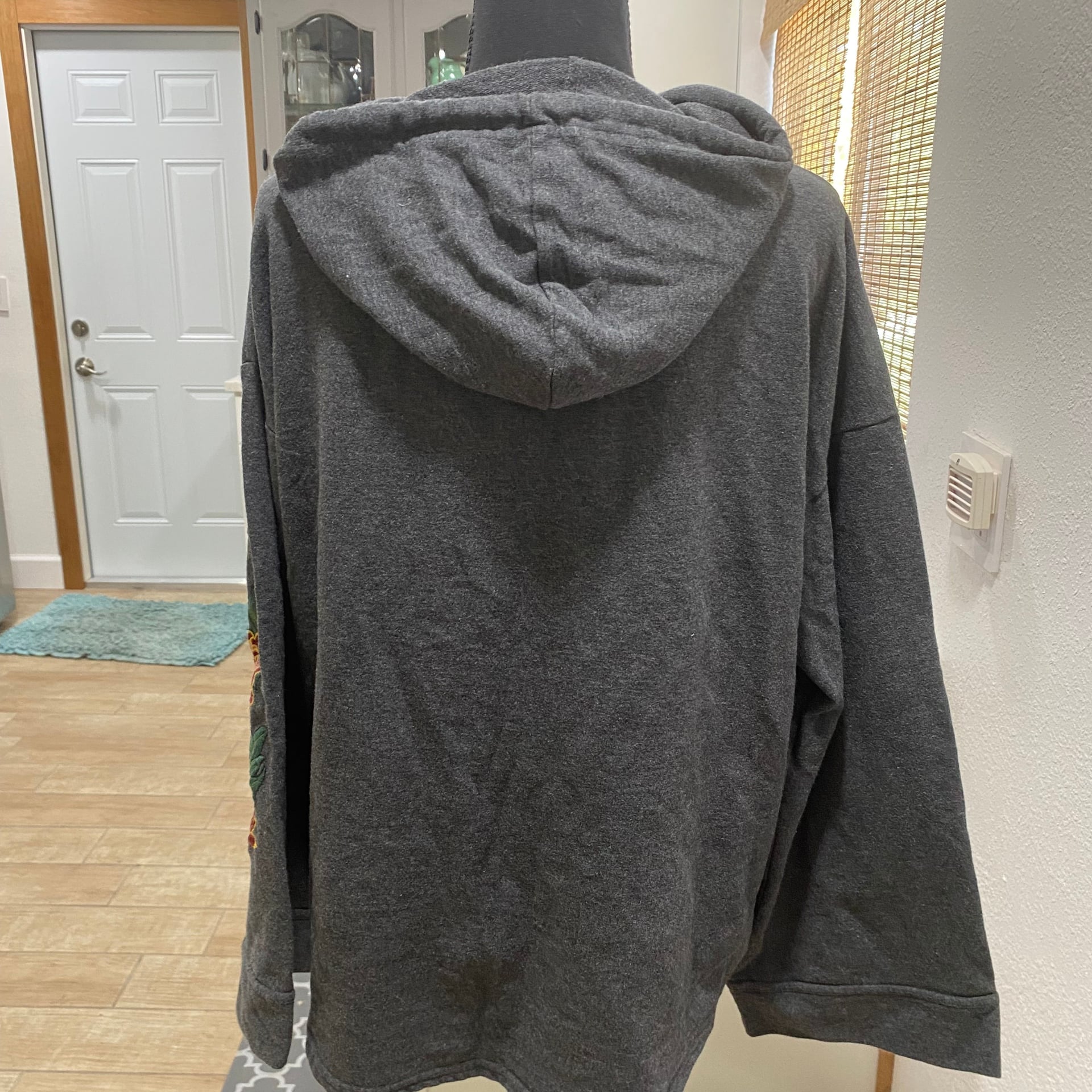 Charcoal Gray Hooded Sweatshirt with embroidered sleeves Size XL 3