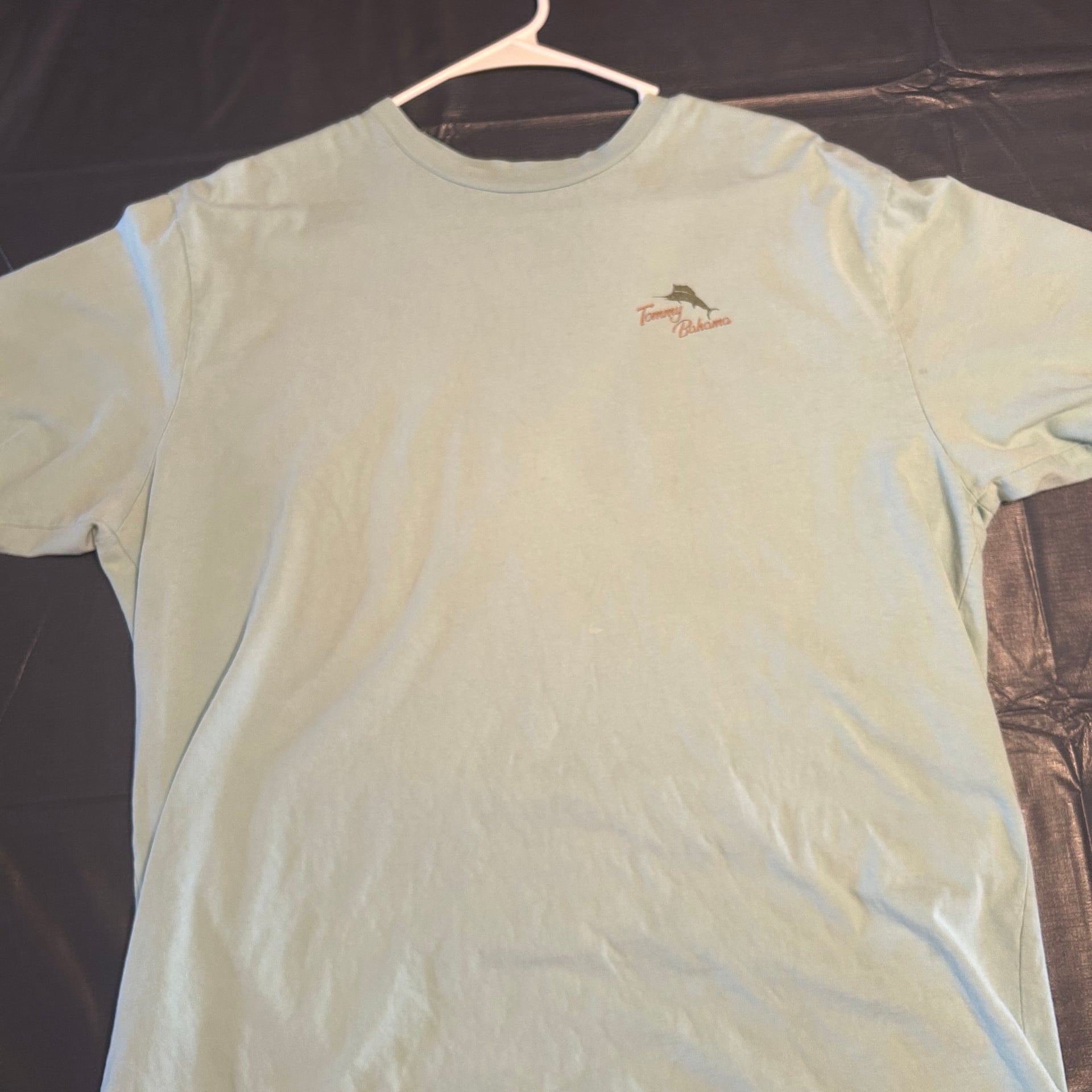 TOMMY BAHAMA Relax light blue Short Sleeve T Shirt large “freshly cut grass” 1