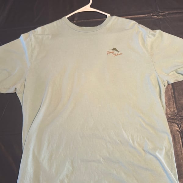 TOMMY BAHAMA Relax light blue Short Sleeve T Shirt large “freshly cut grass” 