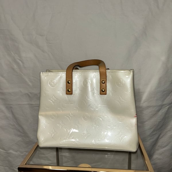 Authentic Louis Vuitton Vernis Reade PM Hand Bag Pearl White Cream M91336