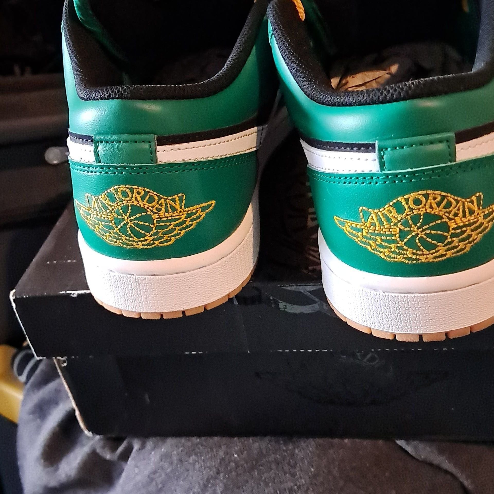 Air Jordan 1 Low SE 'Christmas 7