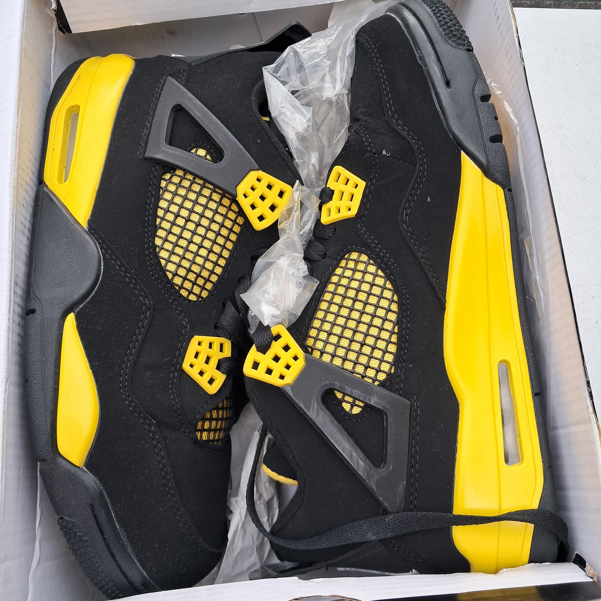 JORDAN 4 RETRO SIZE 8 13