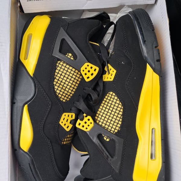 JORDAN 4 RETRO SIZE 8