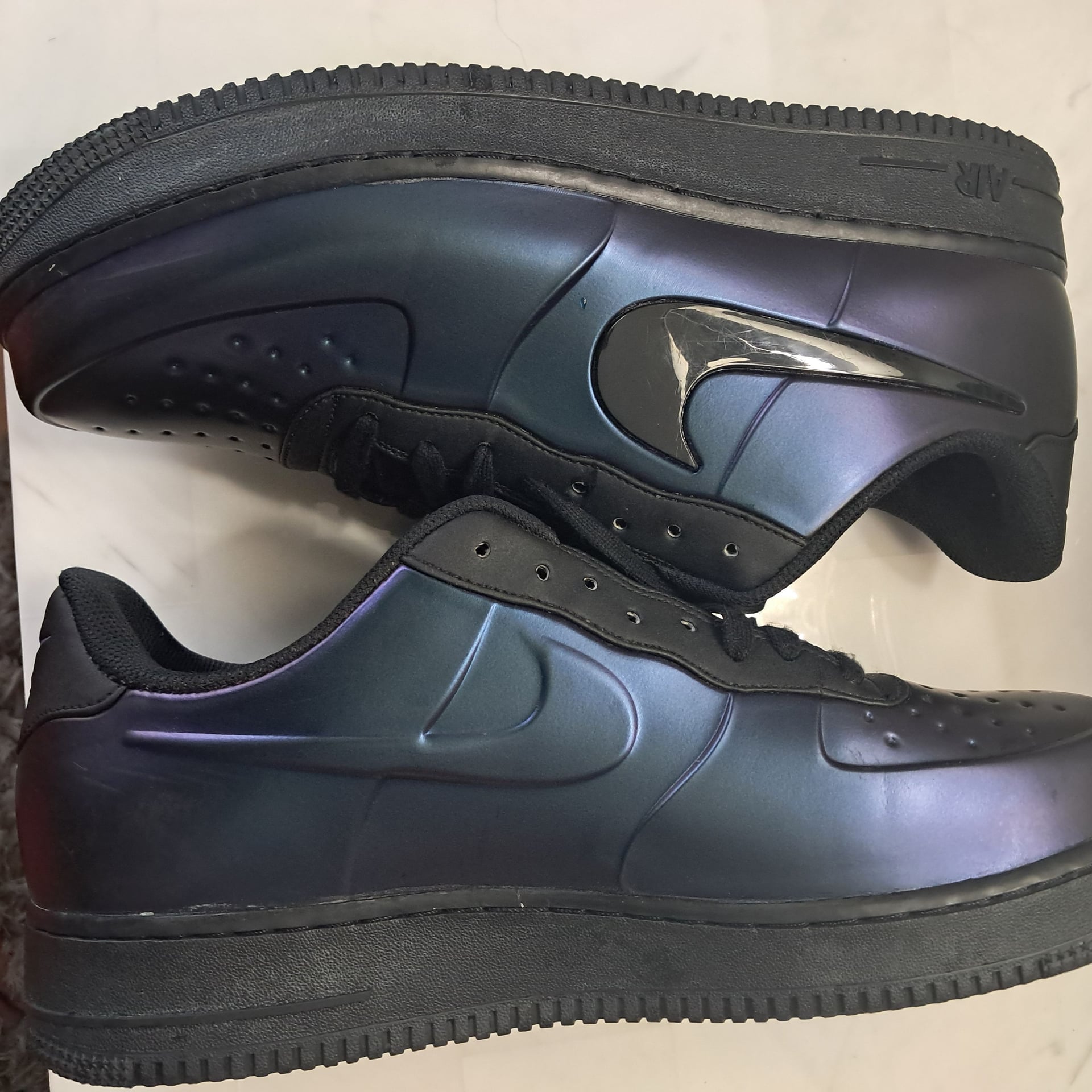 Men's Iridescent Black Sneakers 4