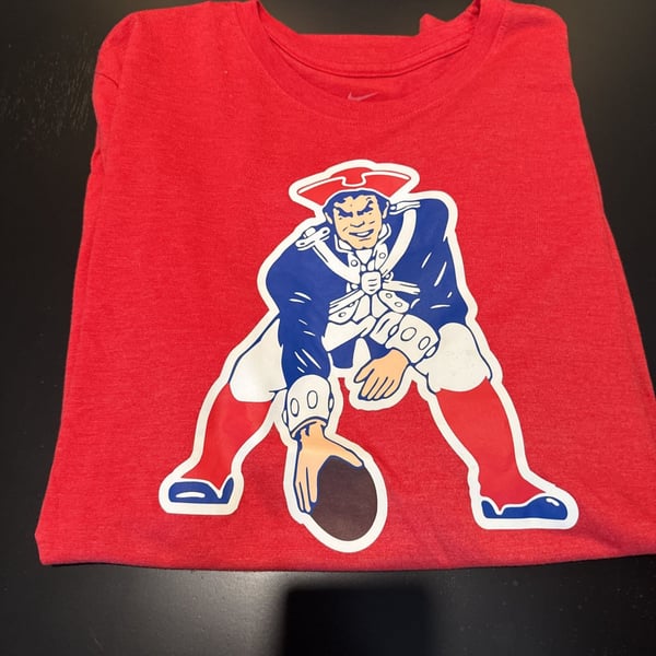 Vintage Red Patriots Logo T-Shirt