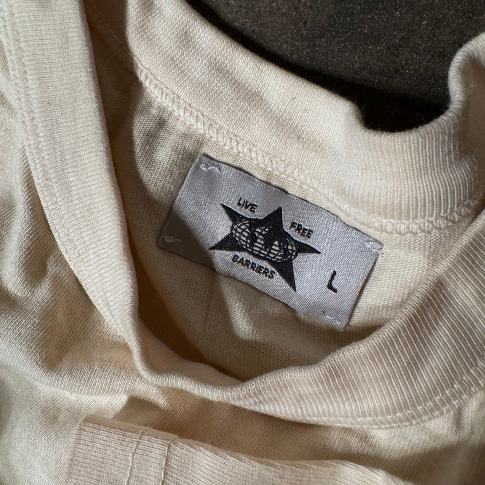Live Free Barriers Marcus Garvey Malcolm X T-shirt Tee Large
3