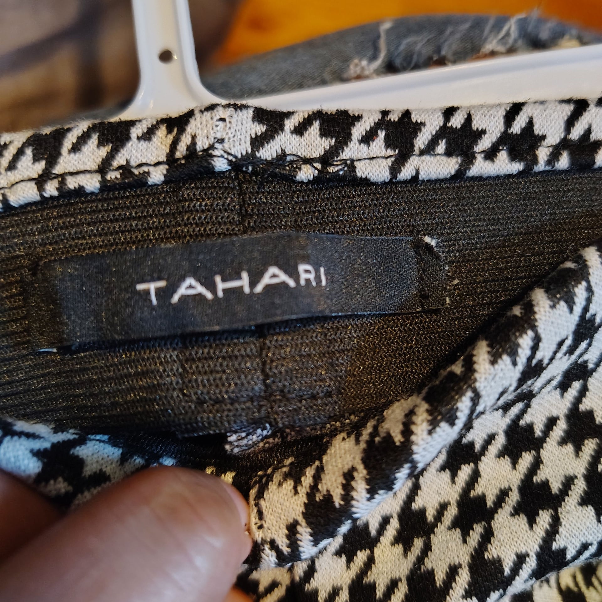 Tahari Houndstooth Seam Front Pull On Jeggings 5