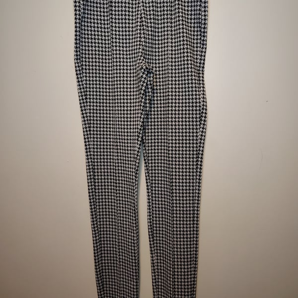 Tahari Houndstooth Seam Front Pull On Jeggings