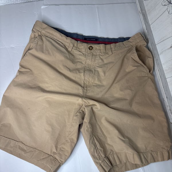 Tommy Hilfiger Men's Khaki shorts. W38
