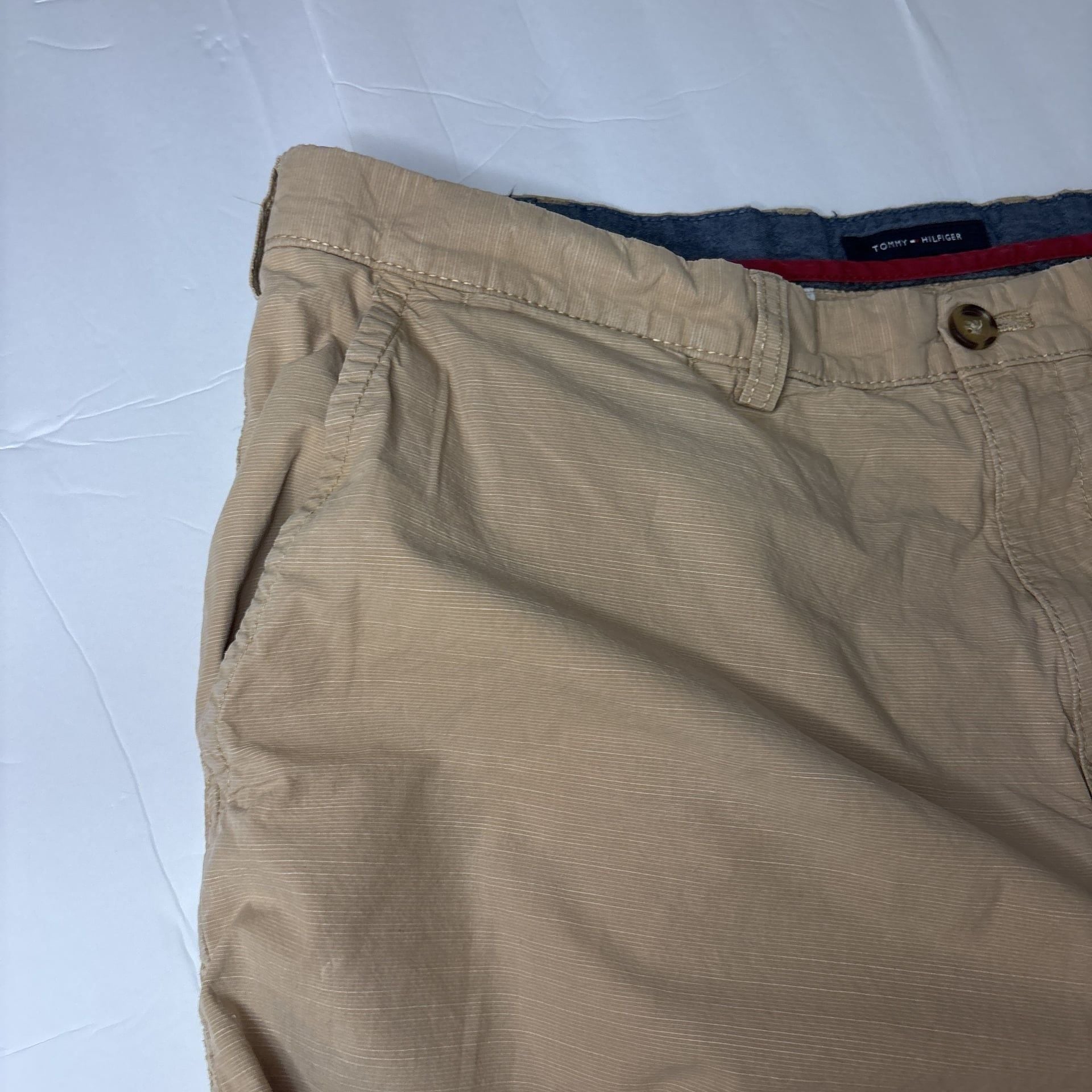 Tommy Hilfiger Men's Khaki shorts. W38 8