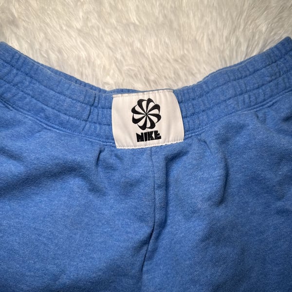 Nike Sweat Shorts Womens Small Big Swoosh Logo Pockets Move To Zero Retro 90s