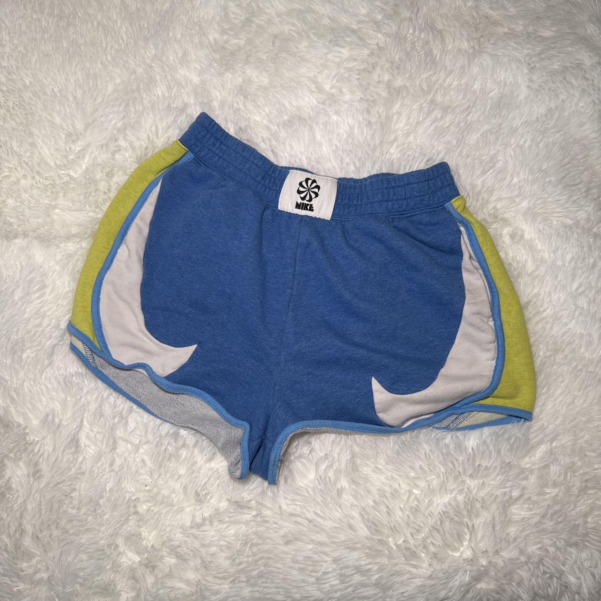 Nike Sweat Shorts Womens Small Big Swoosh Logo Pockets Move To Zero Retro 90s 3