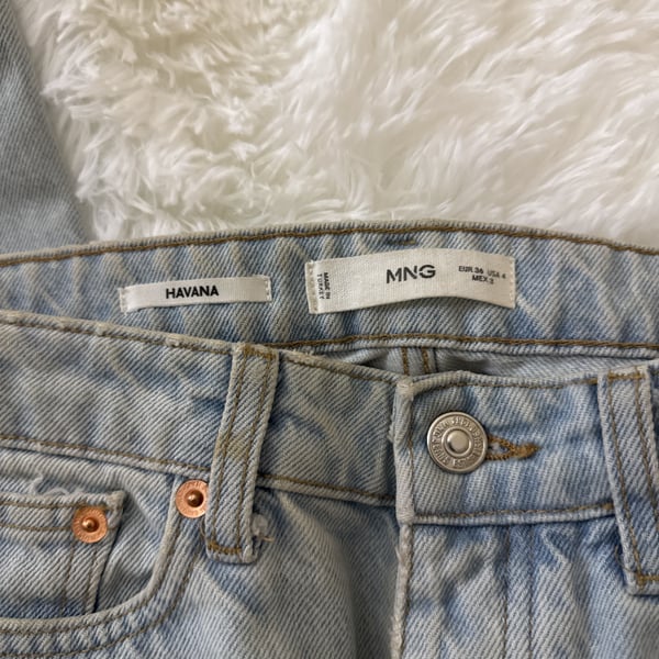 MANGO Havana High-Waist Cropped Straight Light Blue...