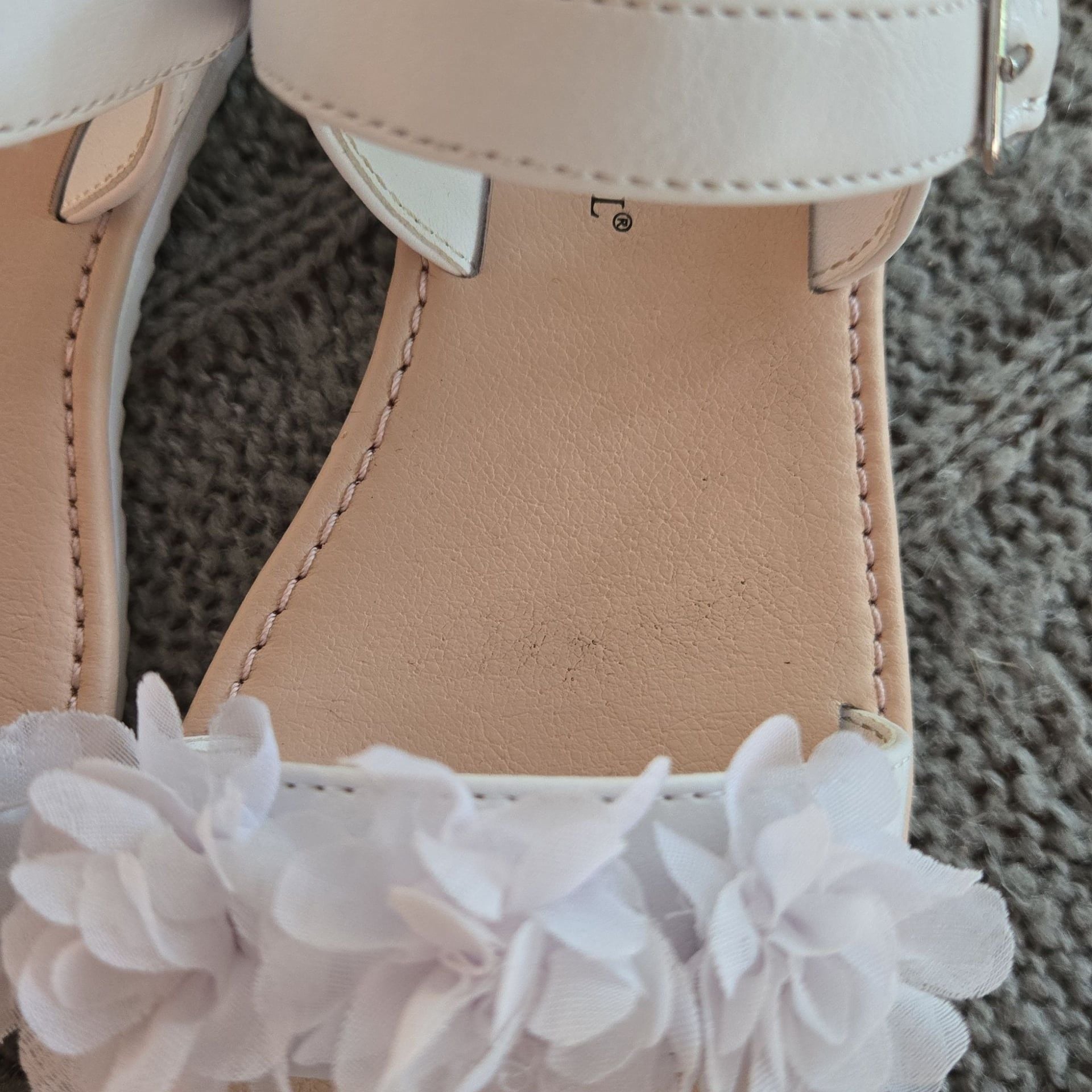 CHRISTIE & JILL - Toddler Girl Sandals- White - Size 10 2