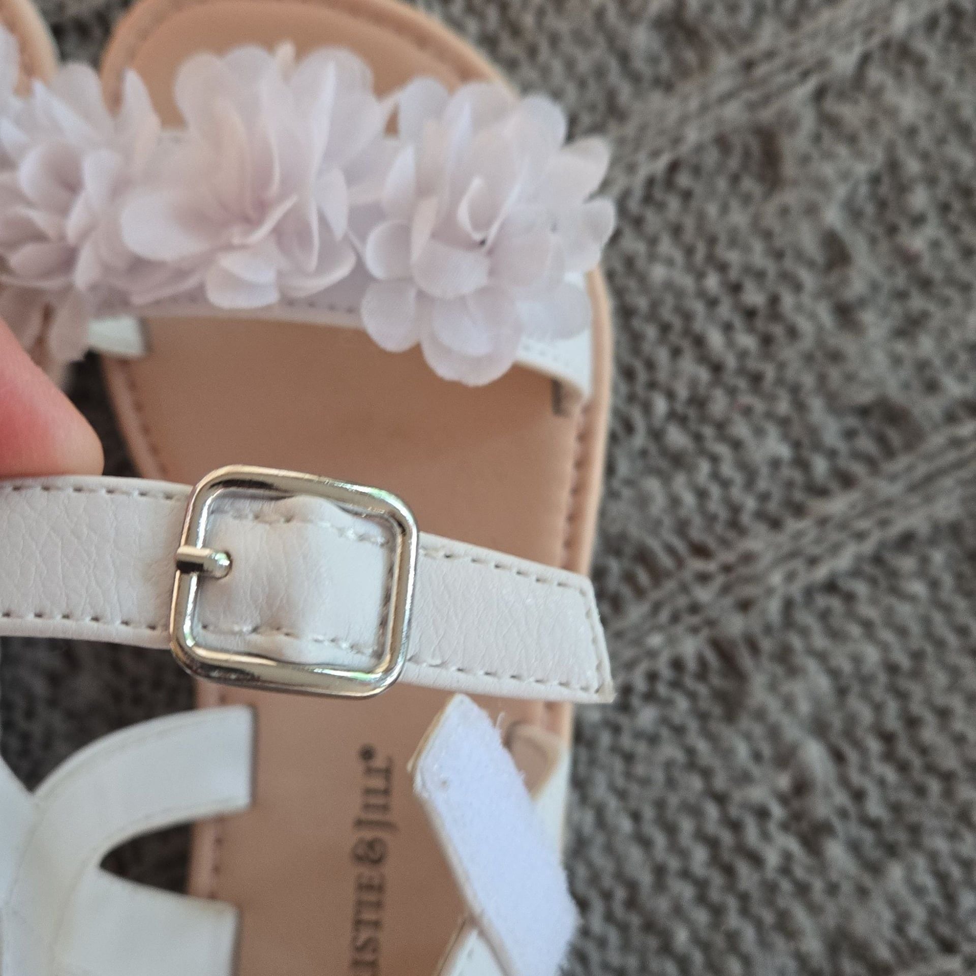 CHRISTIE & JILL - Toddler Girl Sandals- White - Size 10 4