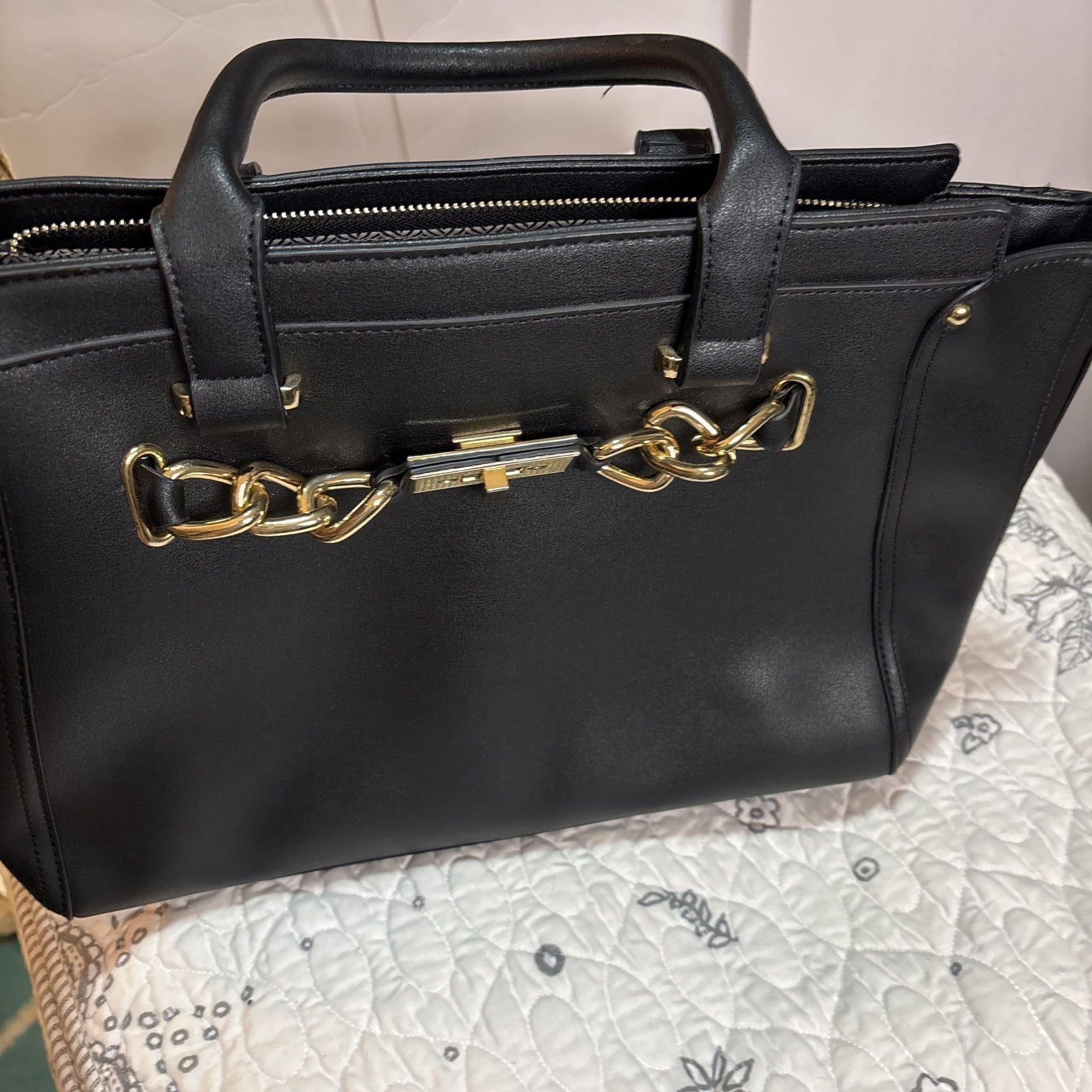 JustFab Black Structured Handbag pleather with gold chain 5