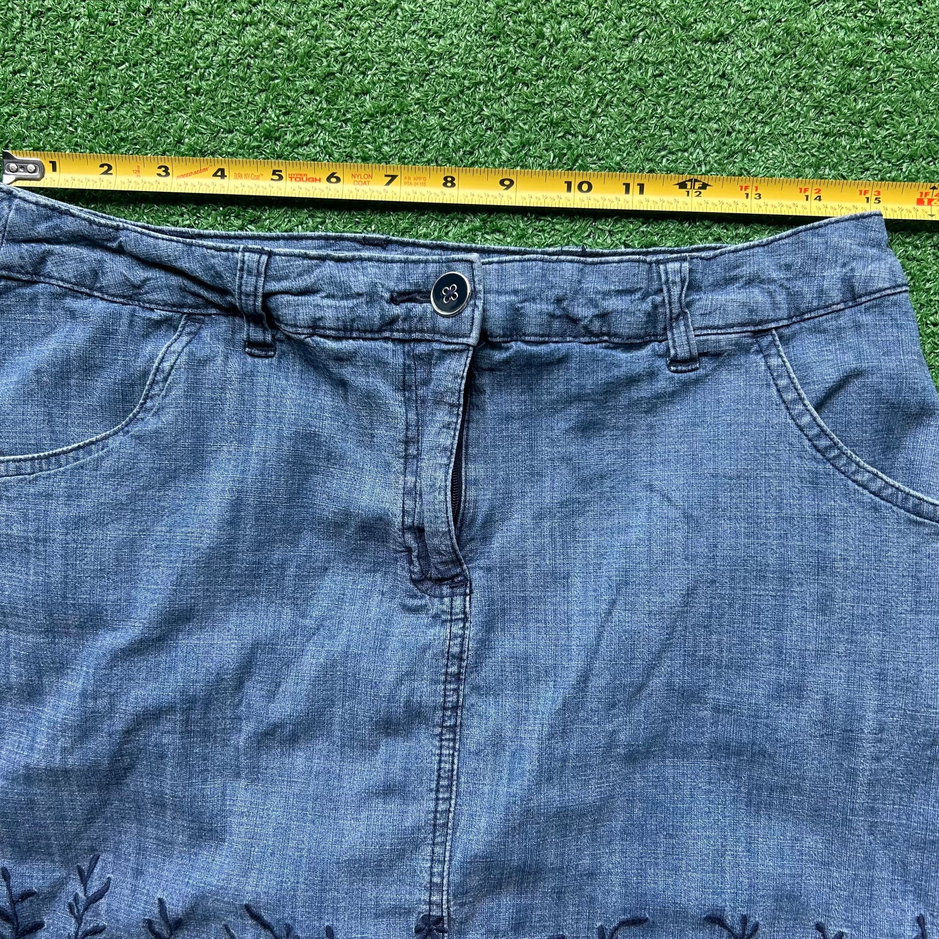 Karen Scott Embroidered Denim Skort/skirt women’s size 8 4