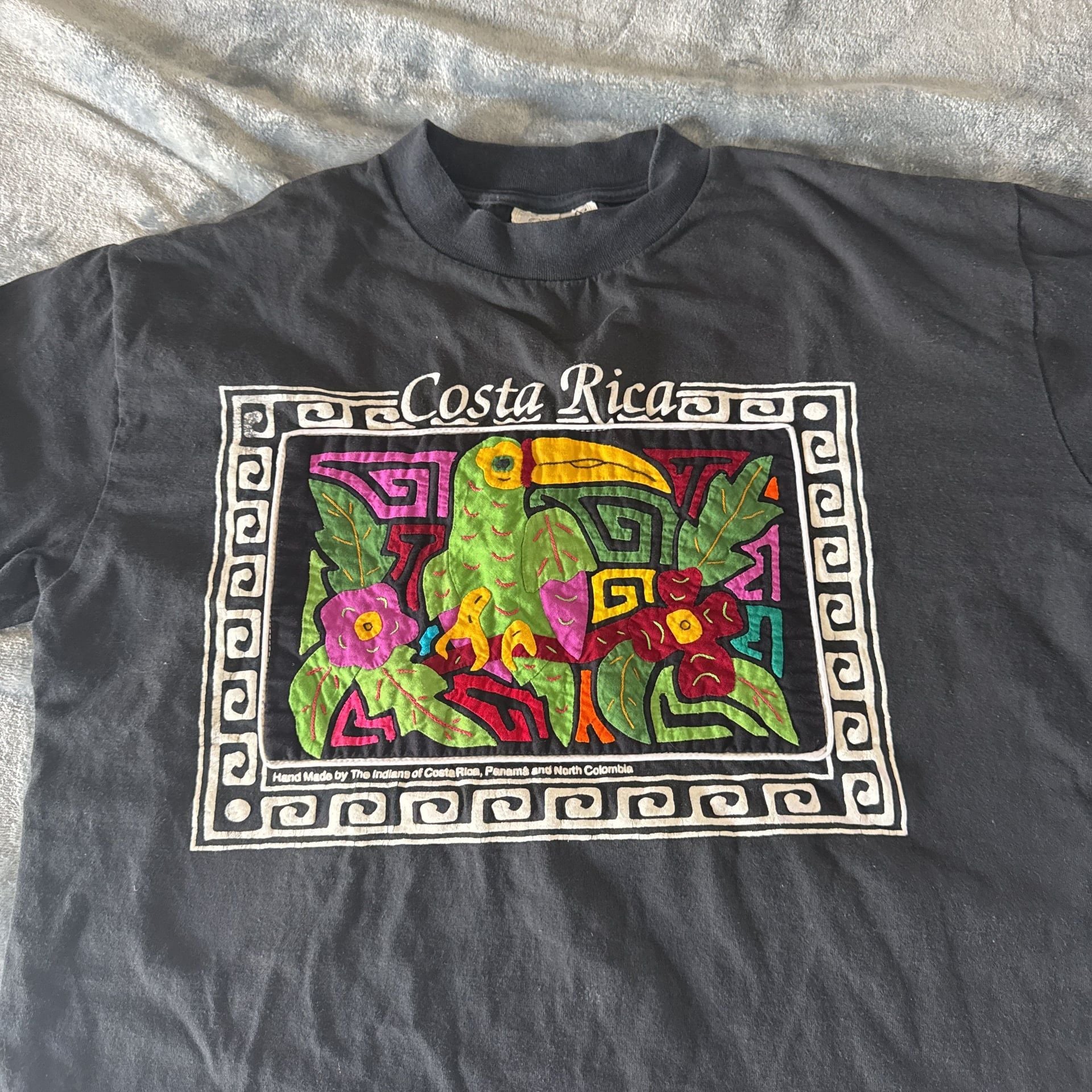 Vintage 90s Indios Costa Rica Hand Made Art Tee Size L - , 3