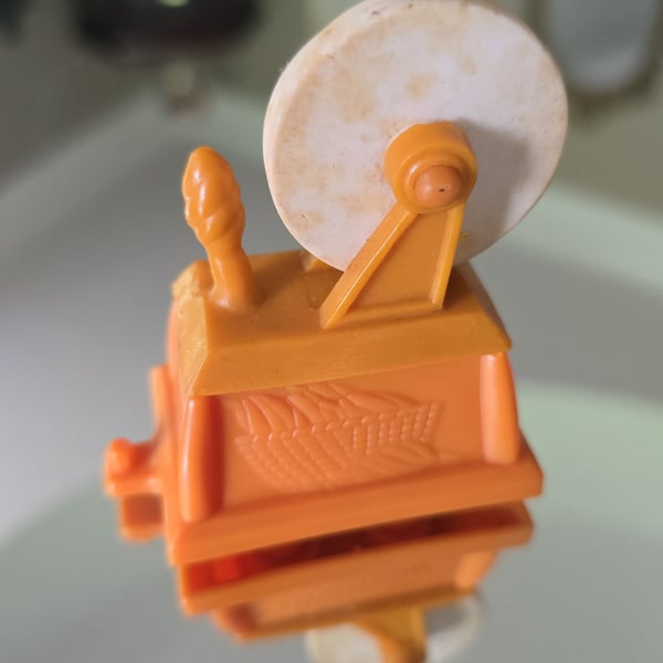 1996 Princess Aurora Spinning Wheel 3.5" McDonald's Sleeping Beauty