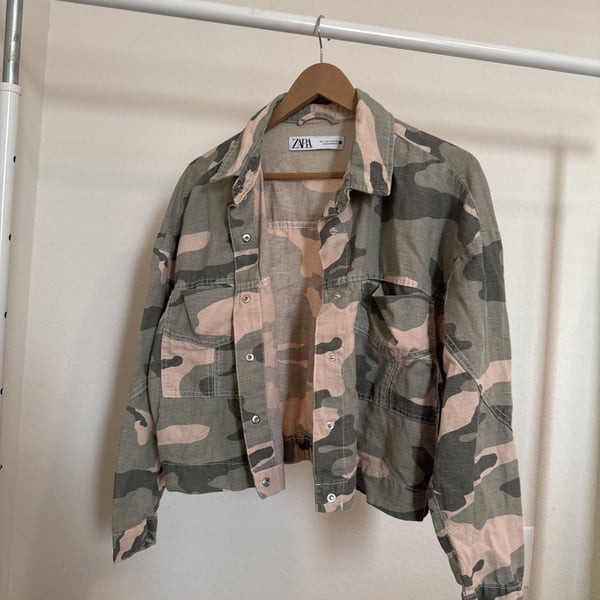Zara Camo Pink & Green Lightweight Jacket Size M