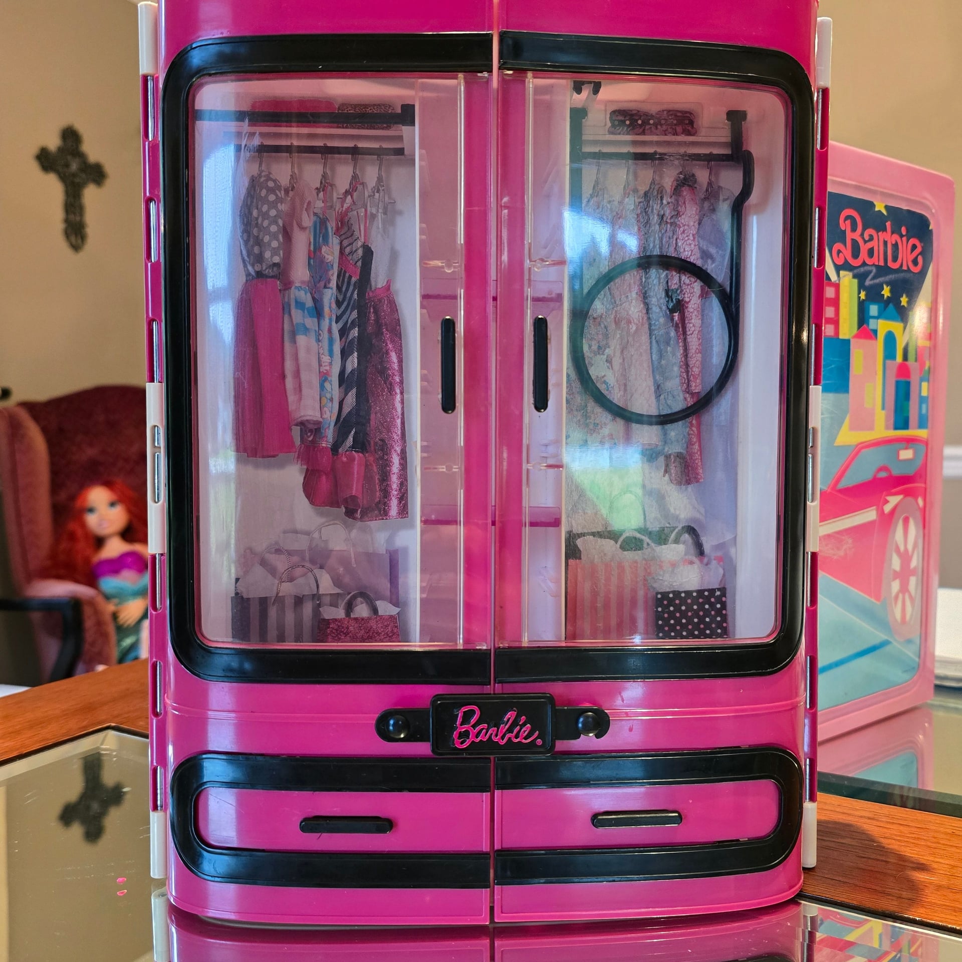 Barbie Ultimate Closet Portable Fashion Play Set - Pink Wardrobe 2015 Mattel 7