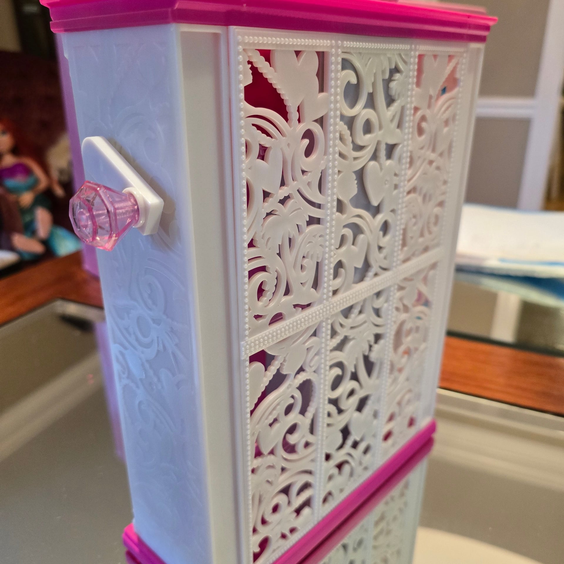 Barbie Life in the dreamhouse Fashion Vending Machine Playset - Pink & White Toy 9