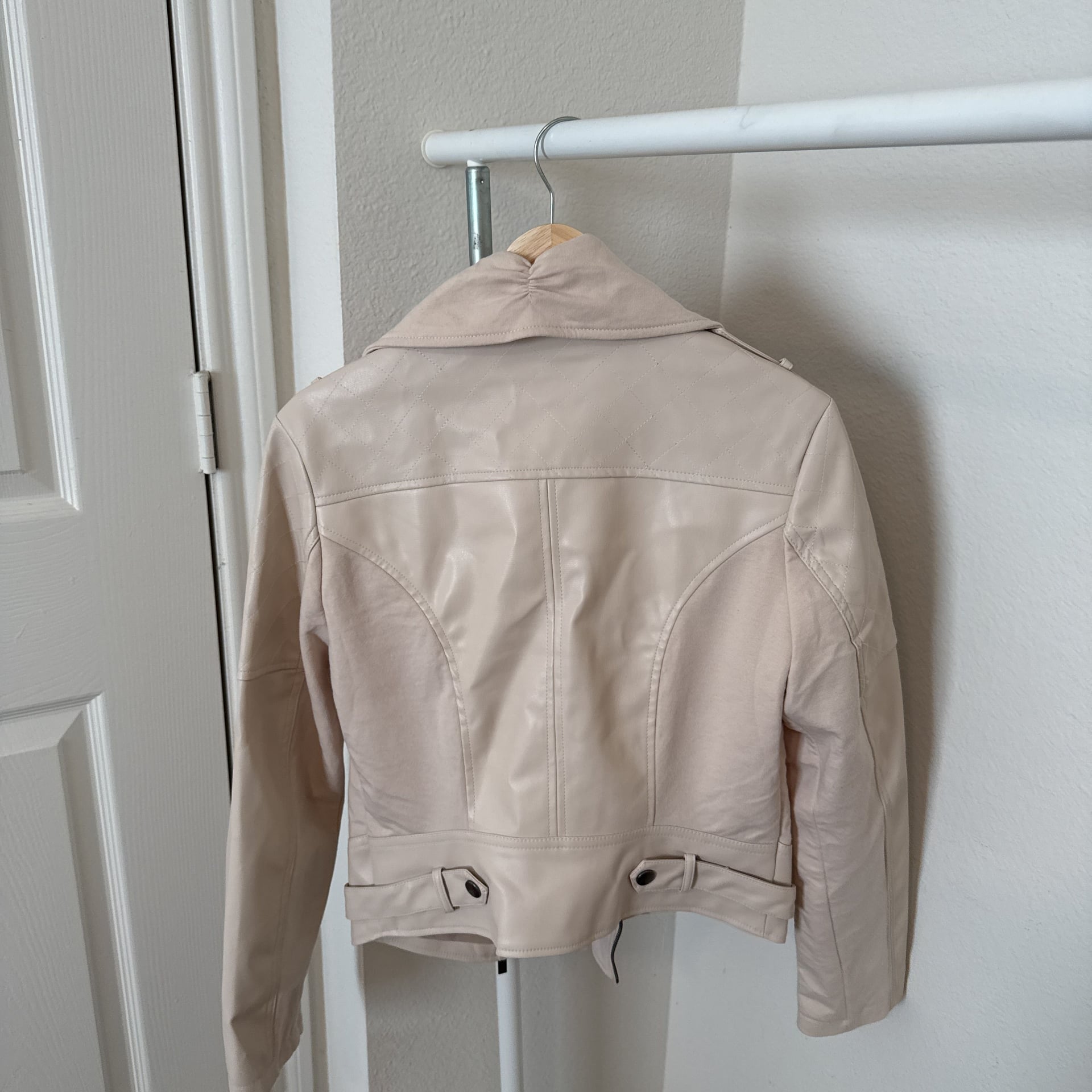 Product thumbnail 4