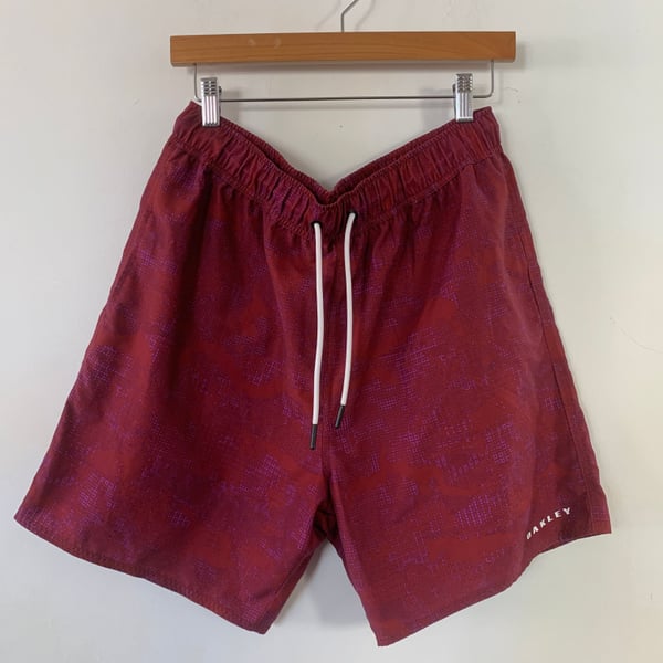 Oakley Men's Maroon & Purple Patterned Board Shorts, Size M OF