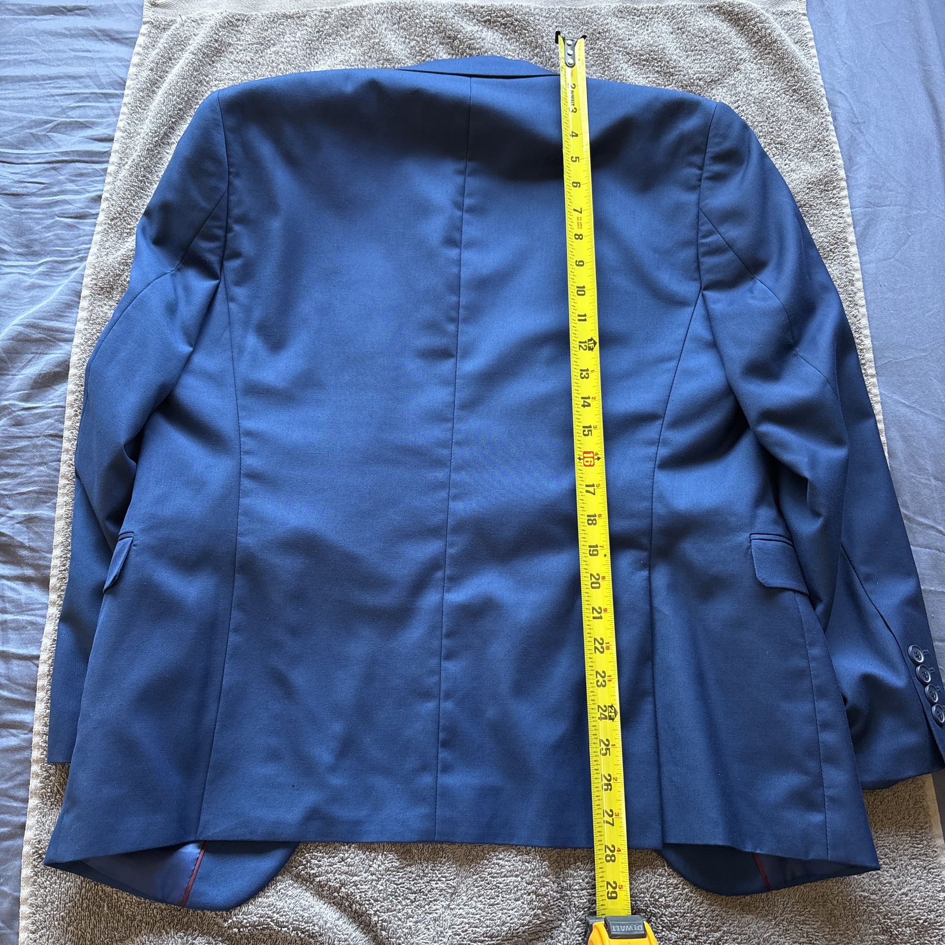 Men's Blue Two-Button Blazer with Three Pockets - Size M 4