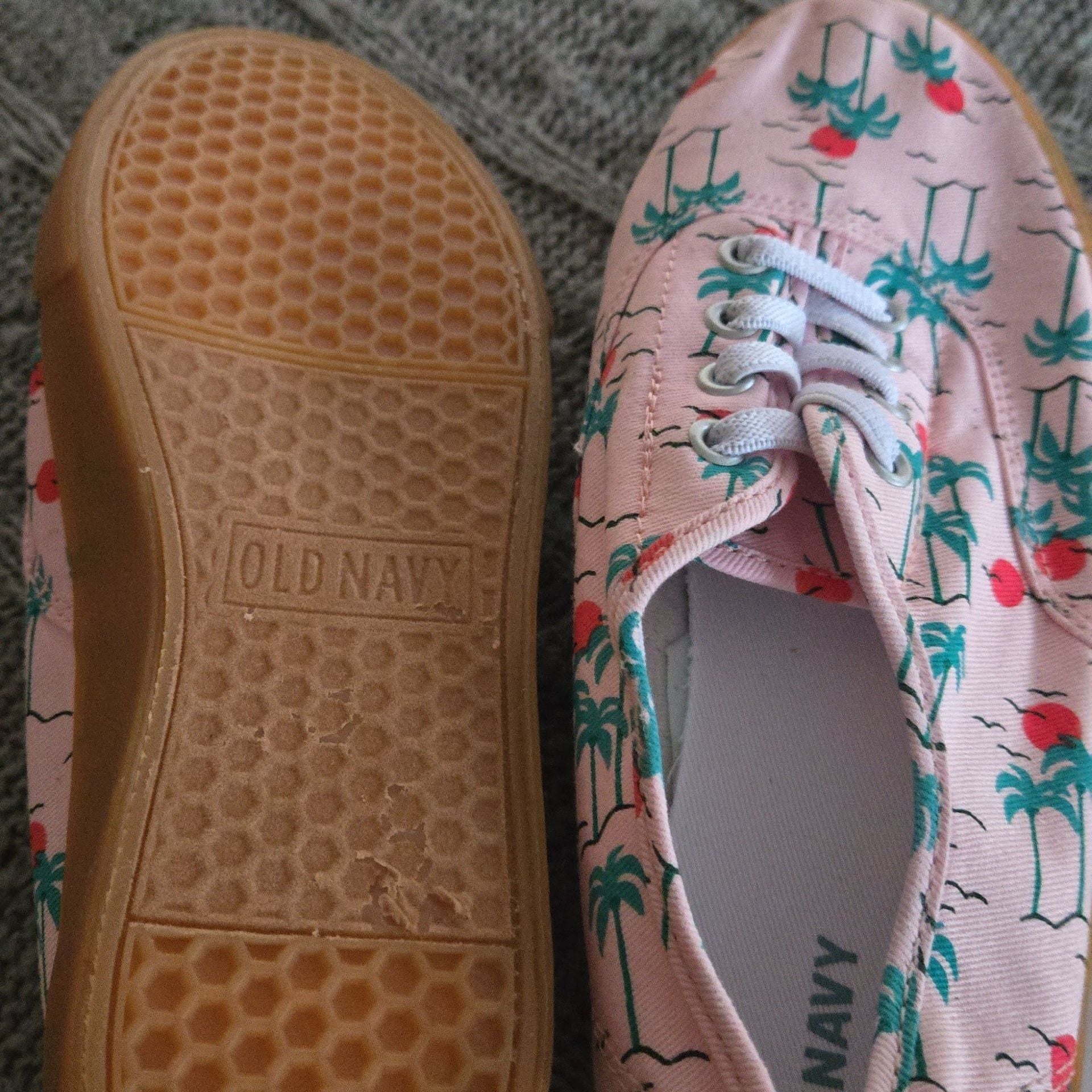 NWT - OLD NAVY - Peach Floral Print Sneakers - Size 3 6