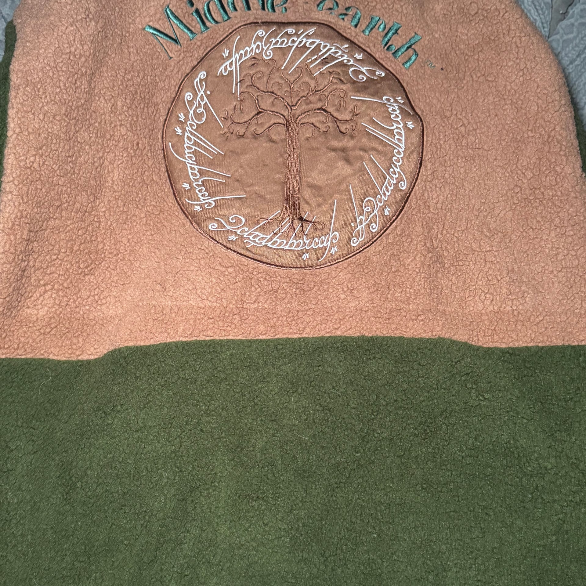 NWT the lord of the rings embroidered fleece jacket middle earth size small 6