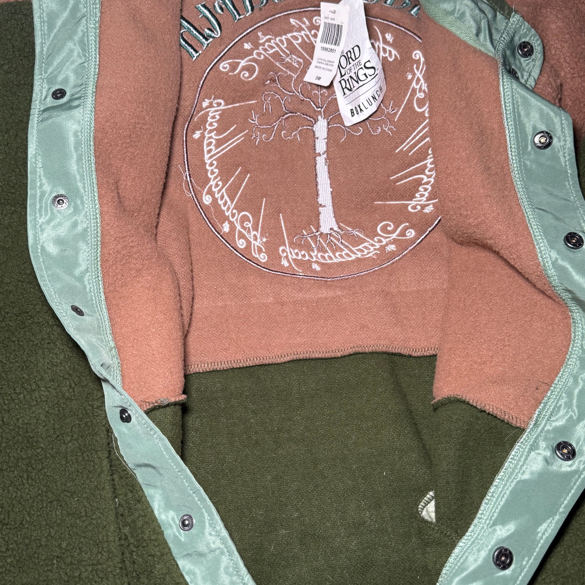 NWT the lord of the rings embroidered fleece jacket middle earth size small 5