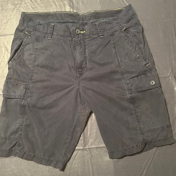 Tommy Bahama Relax Multipocket Shorts in Navy, Size 34