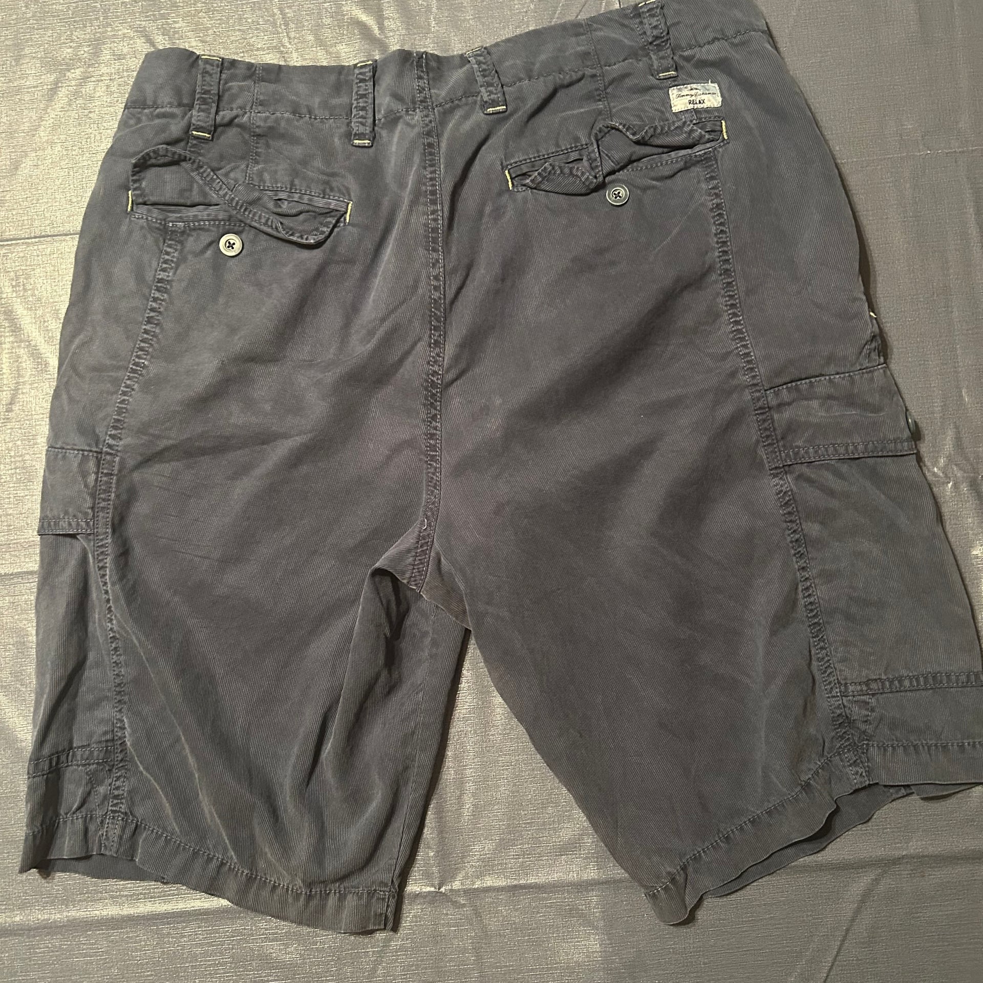 Tommy Bahama Relax Multipocket Shorts in Navy, Size 34 2