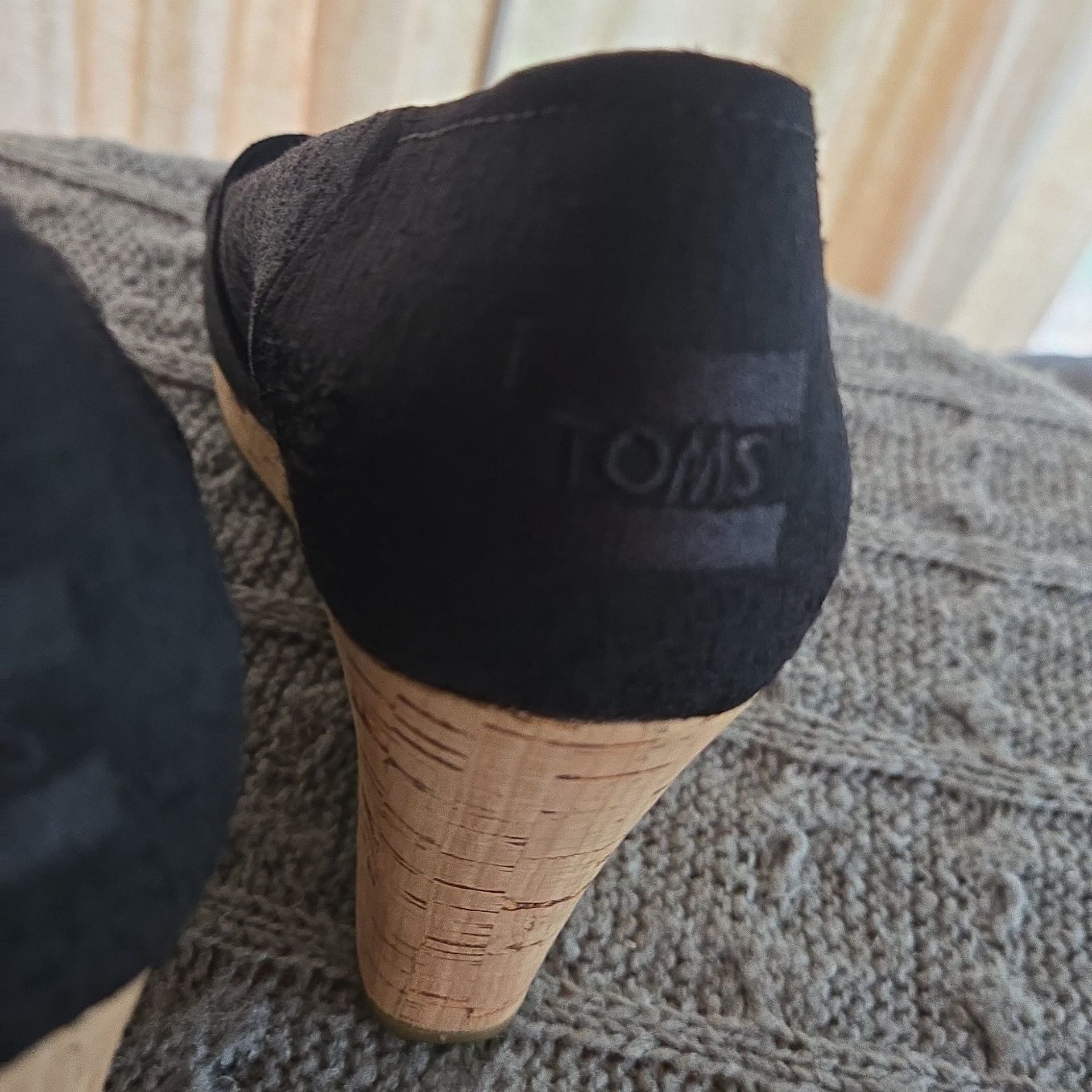 TOMS - Women's Cork Wedge Heels Shoes - Size 9 - Black  8