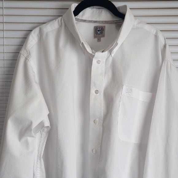 Cinch Men's Classic White Button-Down Shirt 2