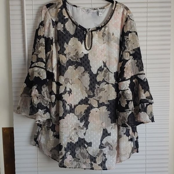 NWOT Isaac Mizrahi Live flower shirt